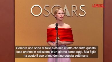 Oscar 2026, Jessie Buckley miglior attrice: “Questa settimana mia figlia ha messo il primo dentino”