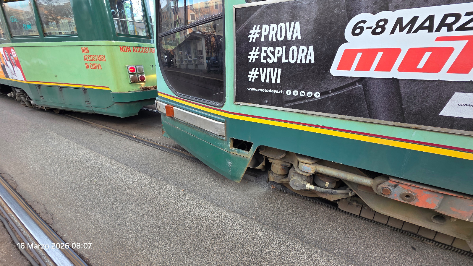 Roma, tamponamento tra due tram: feriti dieci passeggeri Roma, tamponamento tra due tram: feriti dieci passeggeri