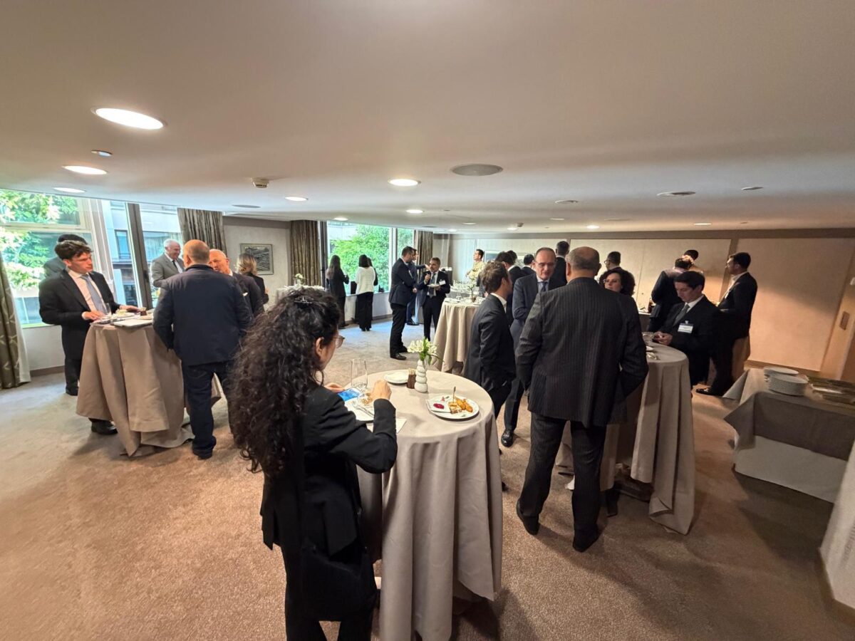 Mid & Small conference a Parigi: interesse investitori nonostante geopolitica Mid & Small conference a Parigi: interesse investitori nonostante geopolitica