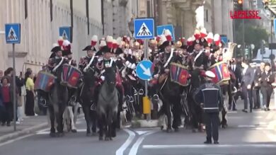 Unità d'Italia, al Quirinale lo spettacolo del cambio della guardia solenne