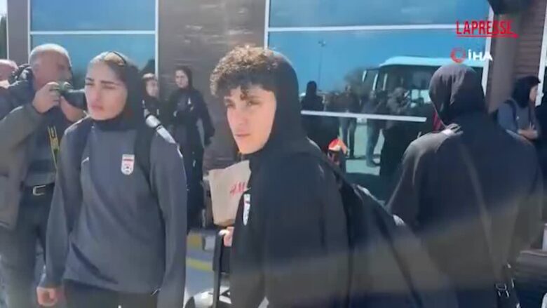Iran, la nazionale di calcio femminile in Turchia prima di rientrare a Teheran