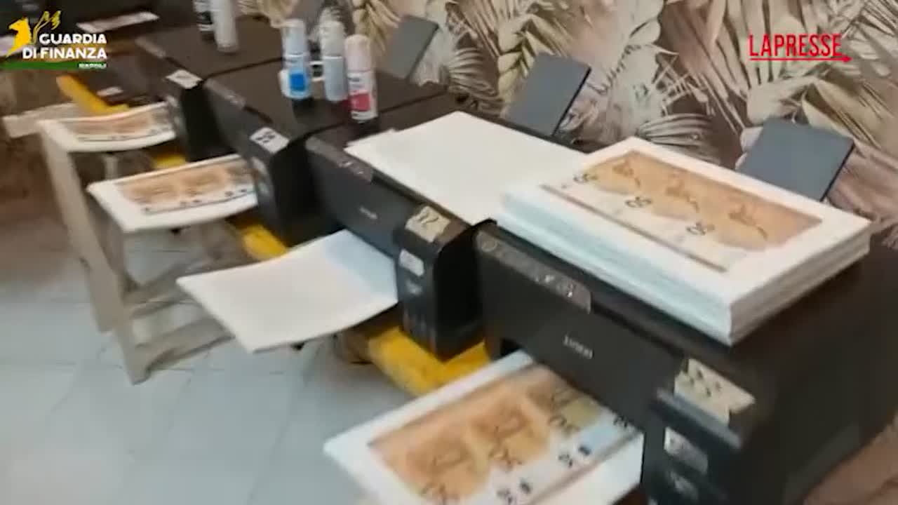 Stamperia clandestina a Torre Annunziata: trovati 2,8 milioni di euro falsi