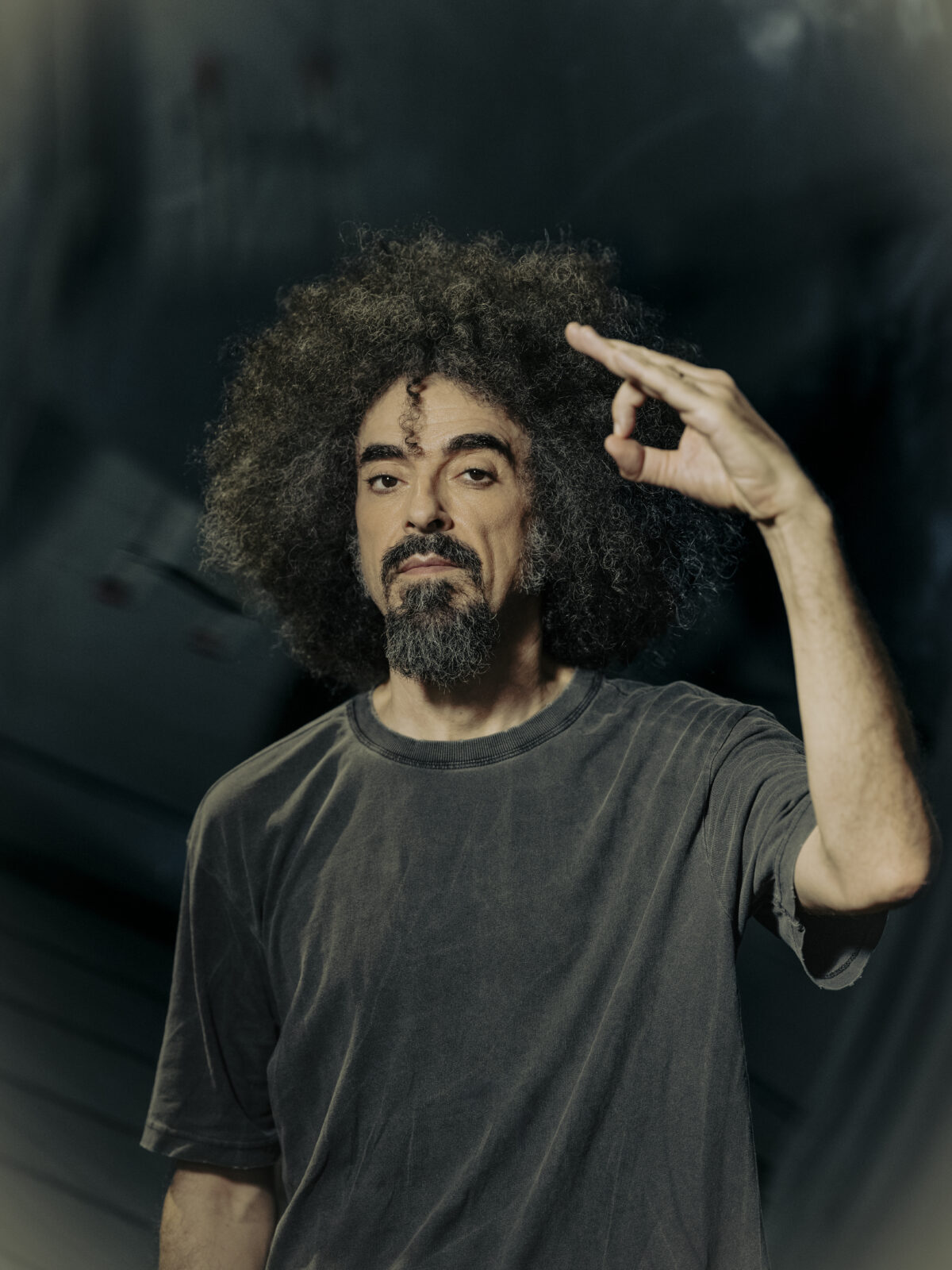 Caparezza, fuori il video di ‘Come la musica elettronica’