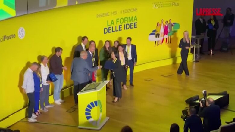 Poste Italiane presenta le prime mattonelle antiurto nate dal riciclo delle scarpe antinfortunistiche