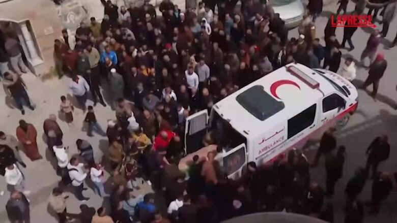 Cisgiordania, i funerali delle tre donne palestinesi uccise da un missile iraniano