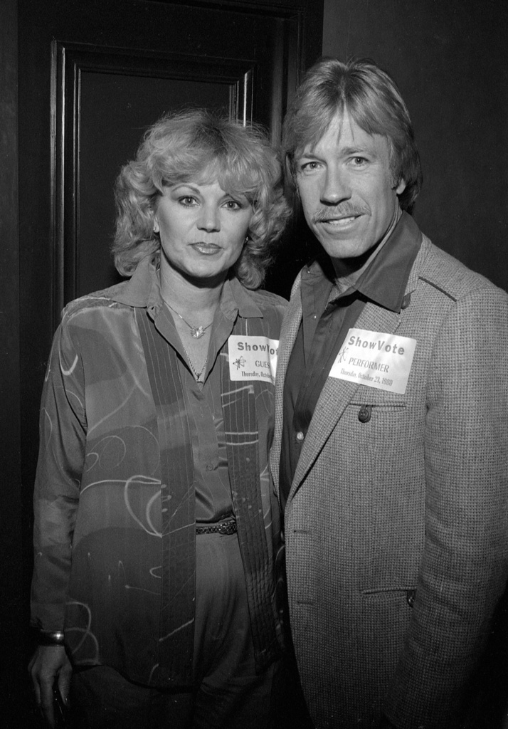 Chuck Norris, 7 foto iconiche dell’attore di ‘Walker Texas Ranger’