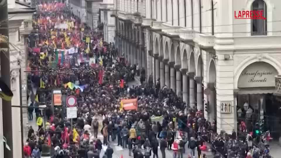 torino la manifestazione di libera per le vittime della mafia don ciotti senza verit224 non si costruisce la giustizia da Lapresse.it torino la manifestazione di libera per le vittime della mafia don ciotti senza verit224 non si costruisce la giustizia