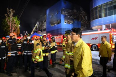 Corea del Sud, incendio in una fabbrica: 14 morti,  decine di feriti e quattro dispersi