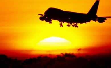 Il Financial Times su Hormuz: aeroporti europei a rischio carenza carburanti