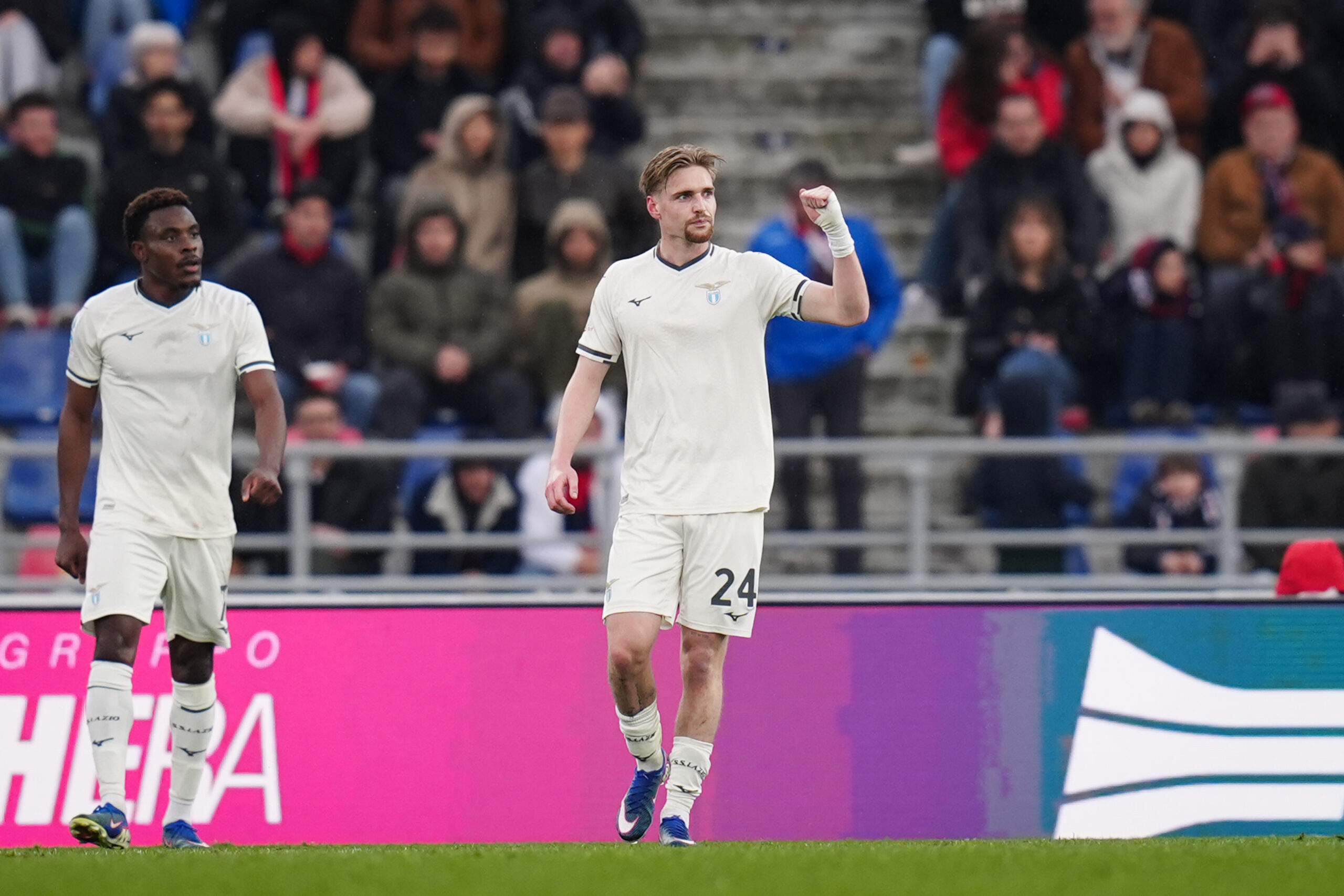 Bologna-Lazio 0-2, doppietta Taylor e sorpasso in classifica Bologna-Lazio 0-2, doppietta Taylor e sorpasso in classifica