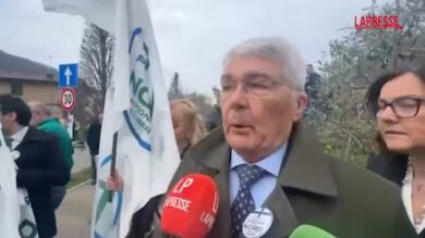 Funerali Bossi, Castelli: "Lascia eredità culturale e politica che non morirà di sicuro"