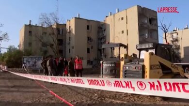 Israele, missili iraniani colpiscono Arad e Dimona: edifici ridotti in macerie