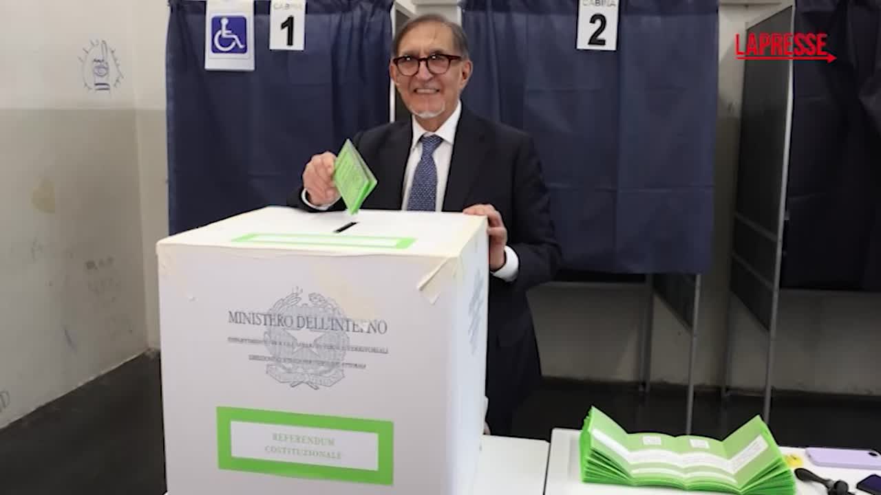 referendum giustizia la russa vota a milano da Lapresse.it referendum giustizia la russa vota a milano