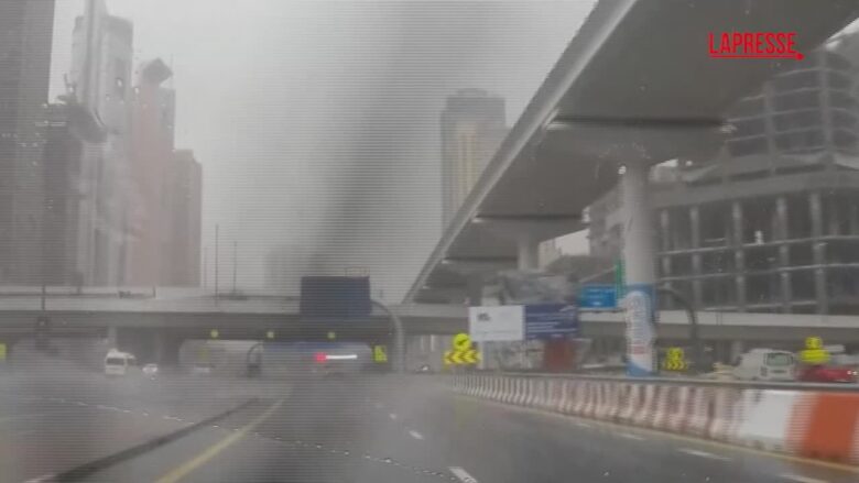 Piogge intense e temporali negli Emirati Arabi Uniti e in Oman