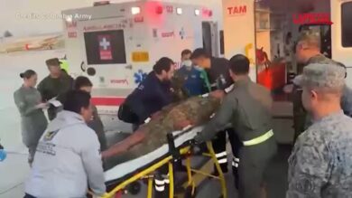 Colombia, aereo militare si schianta dopo il decollo: le immagini dei soccorsi