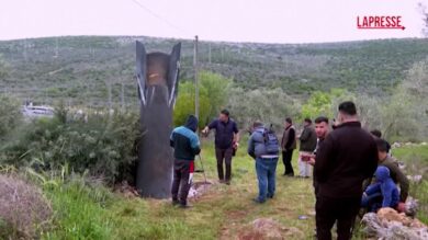 Cisgiordania, trovati i resti di un missile conficcato nel terreno