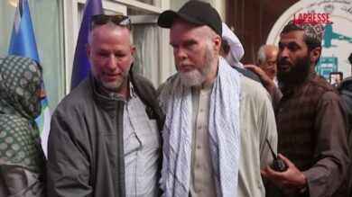 Afghanistan, il cittadino statunitense Dennis Coyle viene liberato dopo oltre un anno: le immagini del rilascio