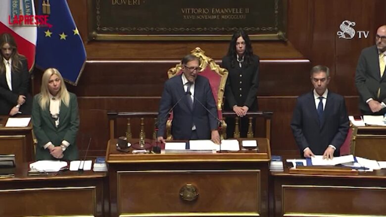 Umberto Bossi, la commemorazione di La Russa in Senato: "Mio indimenticato amico"