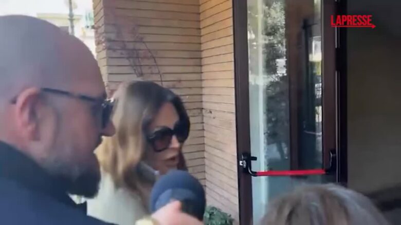 Governo, Santanchè arrivata al Ministero: nessuna risposta alle domande dei giornalisti