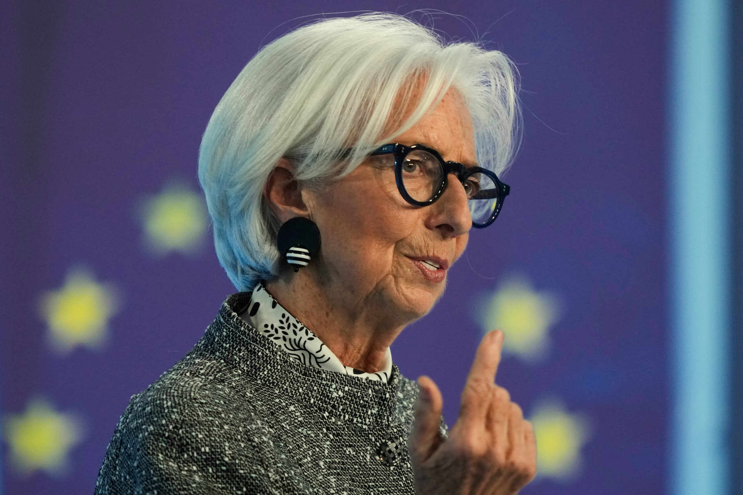Inflazione osservato speciale, Lagarde tranquillizza: “Pronti a risposta forte”
