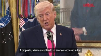Iran, Trump: "Interlocutori ci hanno fatto un regalo, sono le persone giuste"