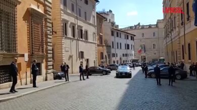 Famiglia nel bosco, genitori arrivati a Palazzo Giustiniani per incontro con La Russa