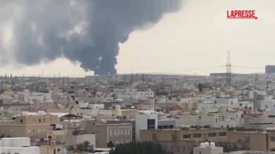 Kuwait, droni contro serbatoio carburante: una colonna di fumo si alza dall’aeroporto