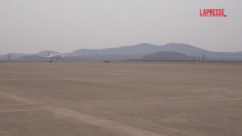 Corea del Nord, Lukashenko attera a Pyongyang per l'incontro con Kim Jong Un