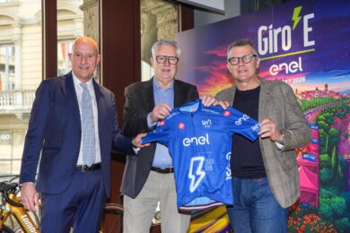 Giro d’Italia, torna il Giro-E: 18 tappe in e-bike alla scoperta del Bel Paese