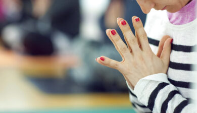 Endometriosi minaccia invisibile per le donne: basta sopportare il dolore 