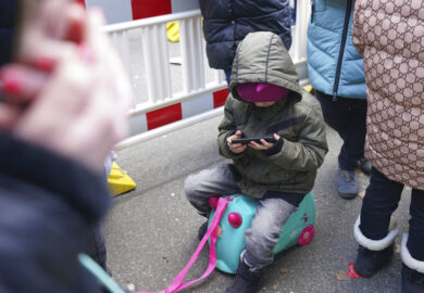 Il conflitto genitori-figli nell’era digitale, l’analisi di Pellai  