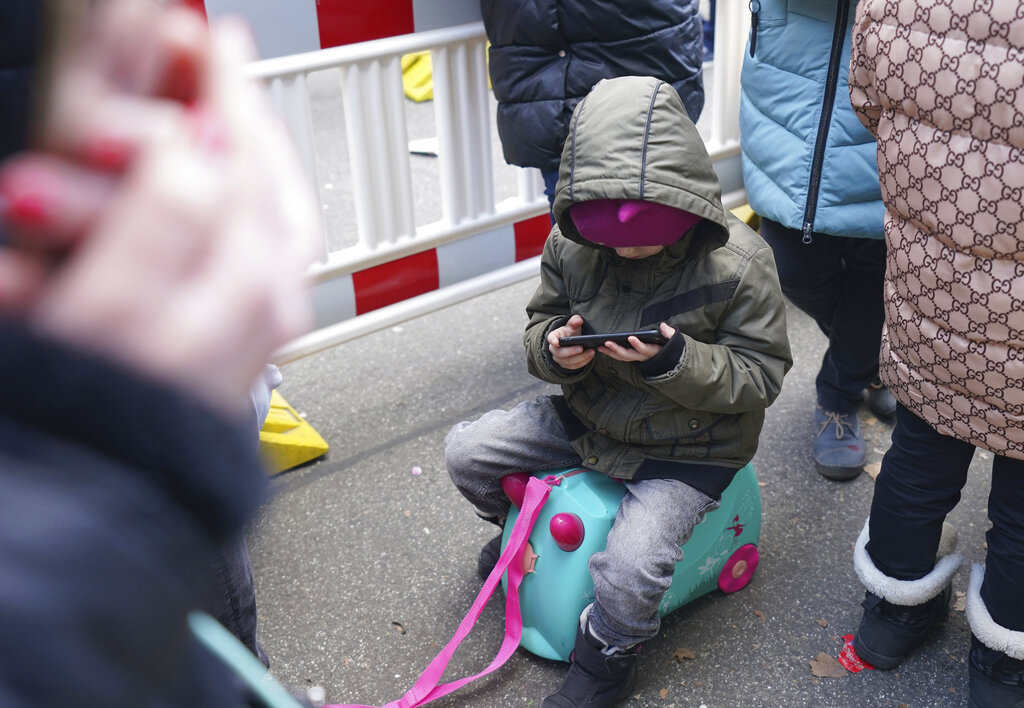 Il conflitto genitori-figli nell’era digitale, l’analisi di Pellai  