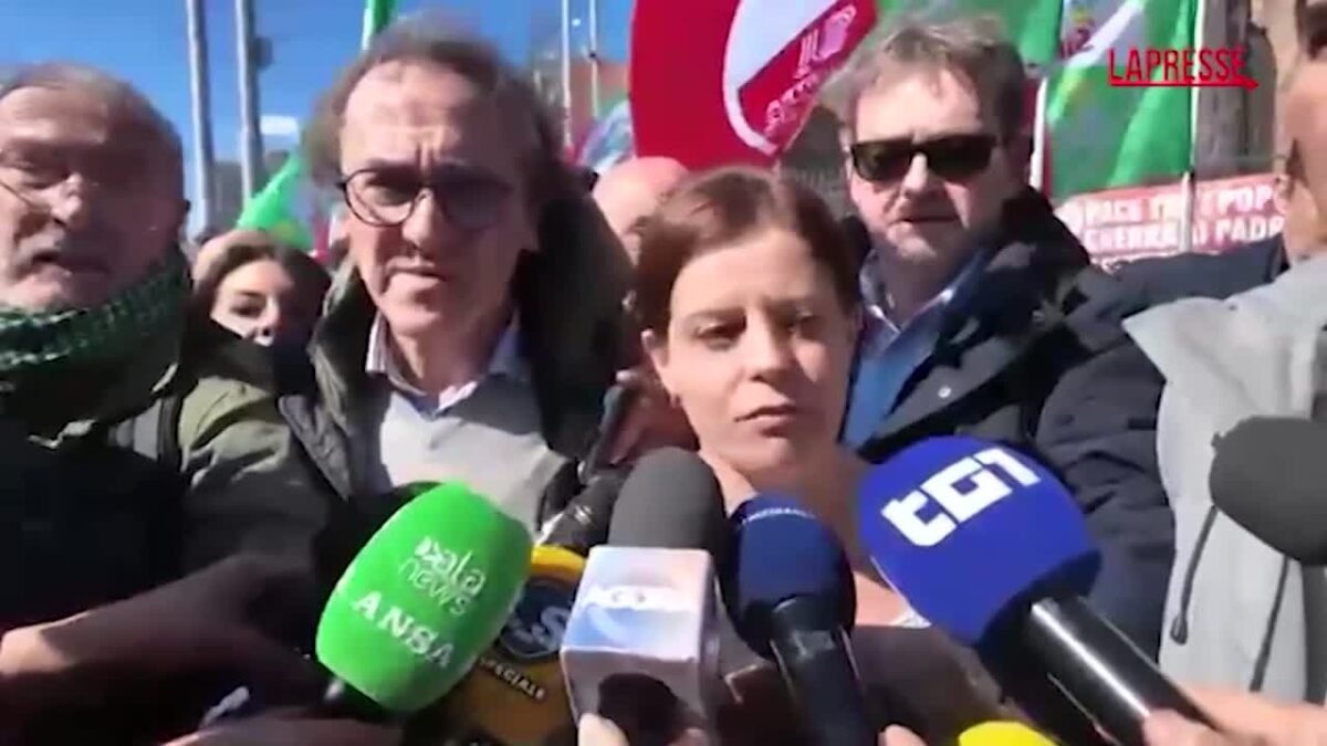 Salis: "Controllata dalla polizia su segnalazione di uno Stato estero, è gravissimo"