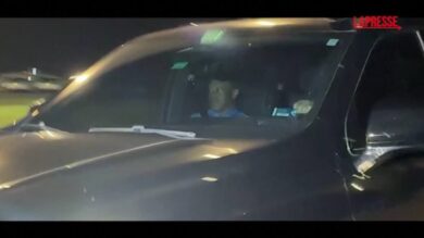 Tiger Woods, il campione di golf rilasciato dopo l'arresto per guida in stato di ebbrezza