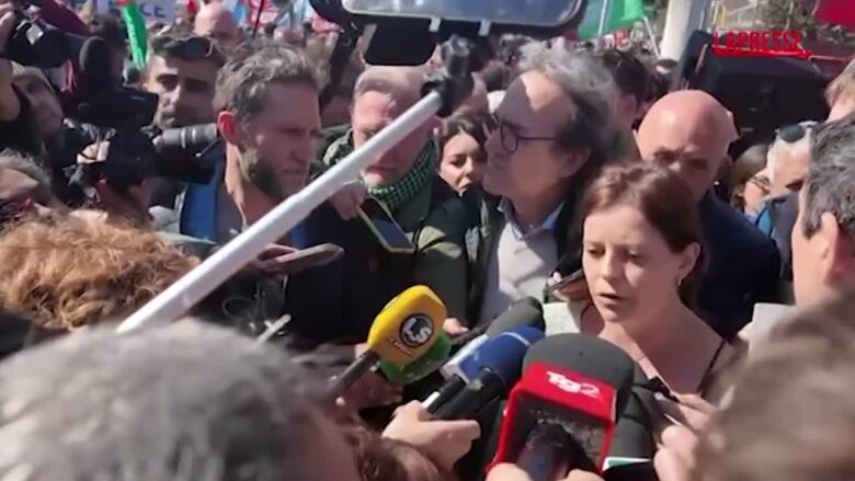 Ilaria Salis: "Controlli? Ho detto di essere eurodeputata, mi hanno chiesto del corteo"