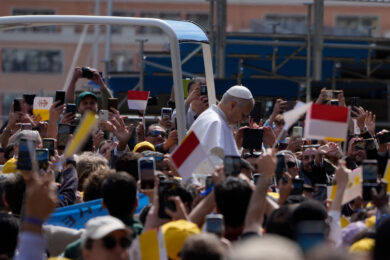 Papa Leone nel Principato di Monaco si rivolge ai giovani: “La felicità non è nei like e nei reel”