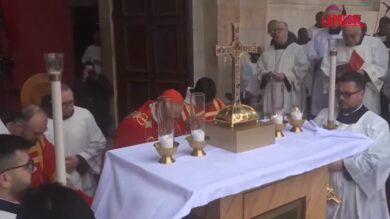 Gerusalemme, Pizzaballa celebra la messa dopo che gli è stato negato l’accesso alla Chiesa del Santo Sepolcro