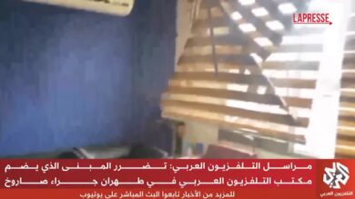 Iran, un missile israeliano distrugge la sede di un'emittente televisiva a Teheran