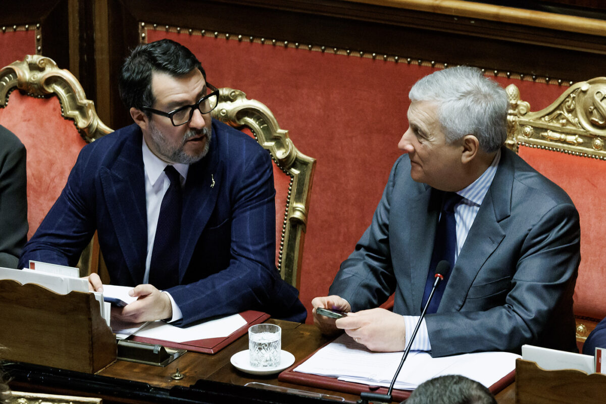 Tajani e Salvini escludono il voto anticipato. Il leader della Lega riunisce il partito: “Fiducia in Meloni”