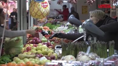 Iran, gli italiani e gli aumenti dei prezzi di frutta e verdura: “Ormai sono un bene di lusso”