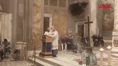 Iran, l'arcivescovo di Teheran a Roma: "Dio parla al cuore dei responsabili della guerra"