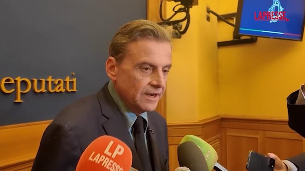 Bollette, Calenda: “Lobby delle compagnie energetiche è la più potente che c'è"