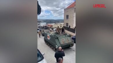 Libano, i video dell'esercito che si ritira dal sud