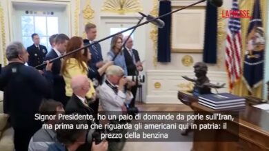 Iran, Trump: "Benzina a 4$? Almeno un Paese non ci lancerà un'arma nucleare tra sei mesi"