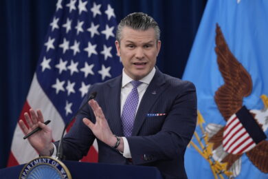 Usa, Hegseth cita la Bibbia ma si confonde con Pulp Fiction