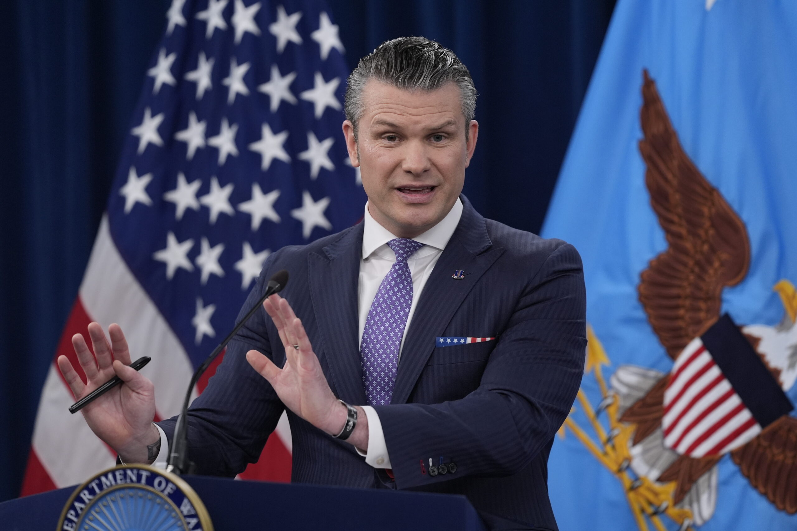 Usa, Hegseth cita la Bibbia ma si confonde con Pulp Fiction