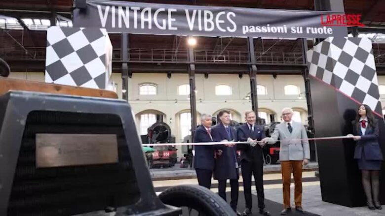 Napoli: la storia d’Italia attraverso le auto più iconiche, inaugurata la mostra “Vintage Vibes” a Pietrarsa