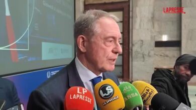 Ex Ilva, Urso: “Confronto con Flacks e Jindal. Produzione ampliata a spazio, difesa e auto”