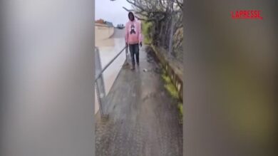 Maltempo, straripa il Cervaro nel Foggiano: salvato uomo intrappolato in auto