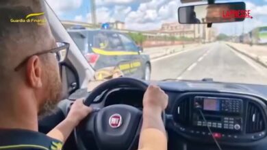 Torino, sequestrati 9 chili di droga: arrestata corriere internazionale